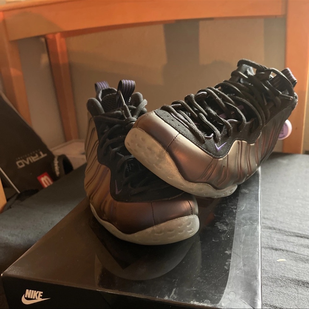 Nike Men's eggplant air foamposite one size 10.5